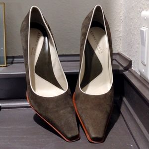 Kenneth Cole olive green suede pump